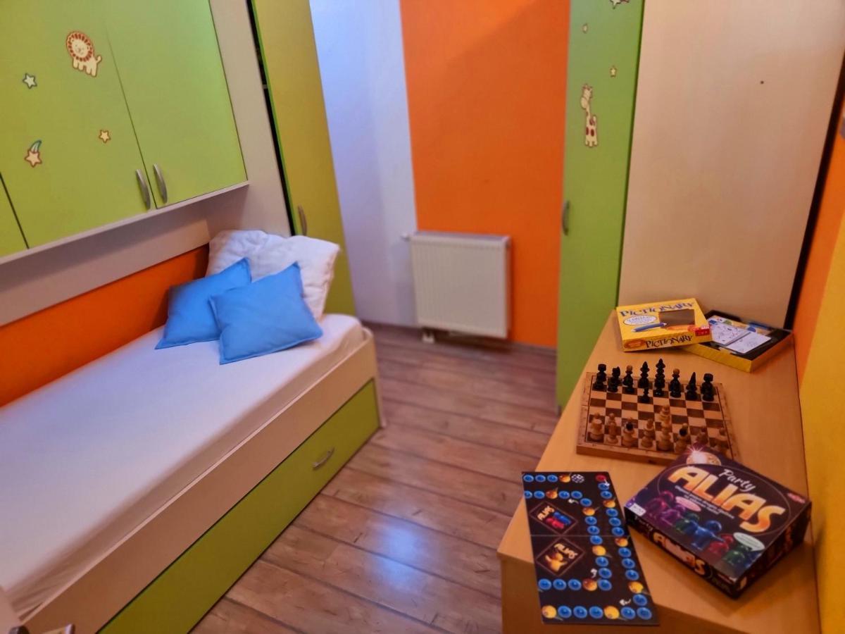 Guest House Klara Solin Bagian luar foto