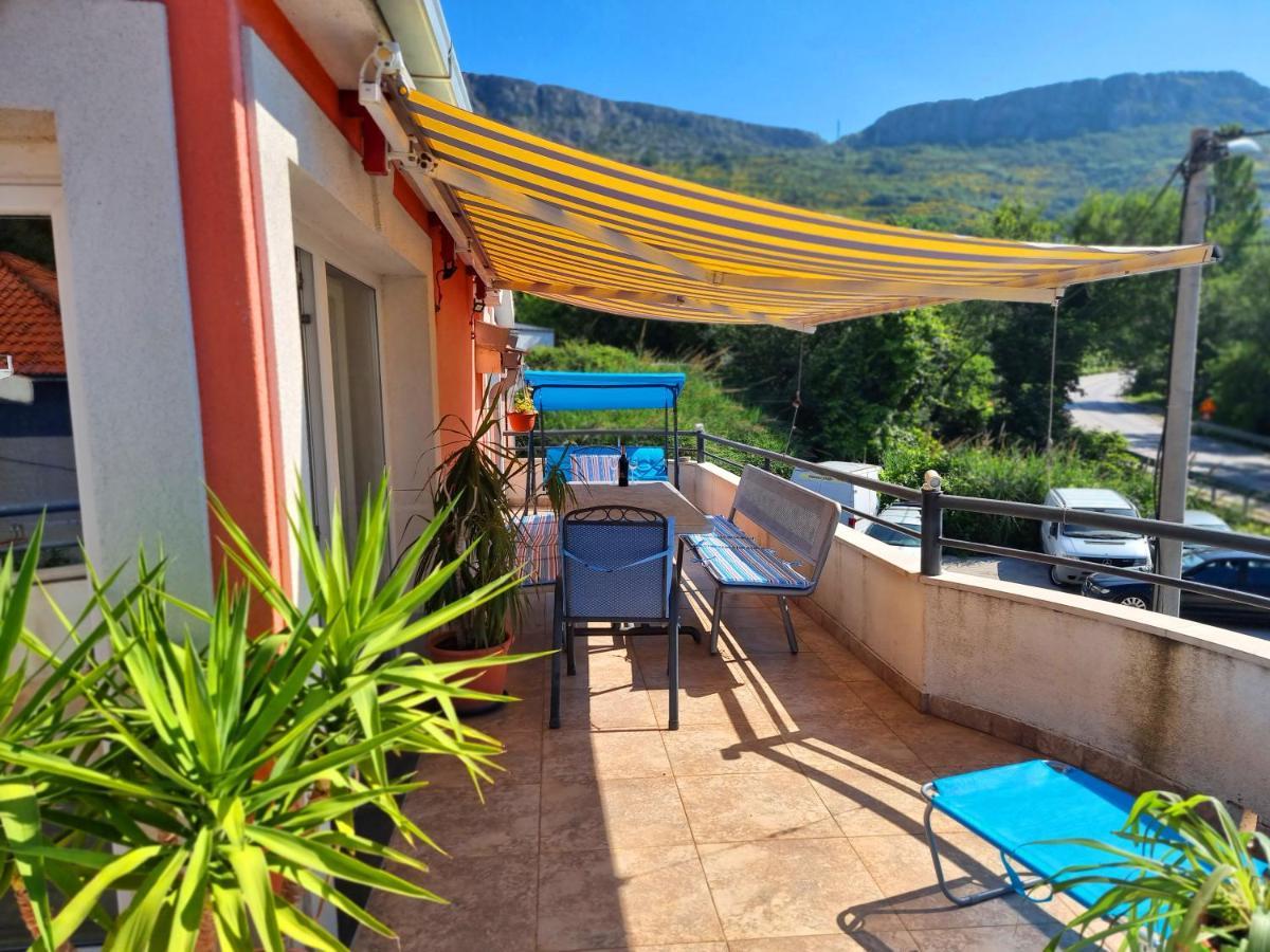 Guest House Klara Solin Bagian luar foto