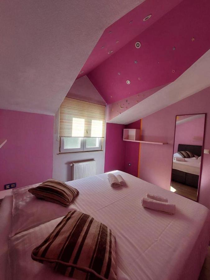 Guest House Klara Solin Bagian luar foto