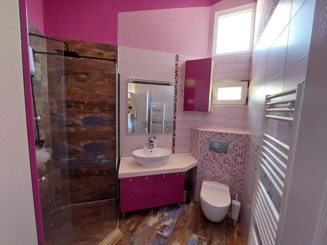 Guest House Klara Solin Bagian luar foto