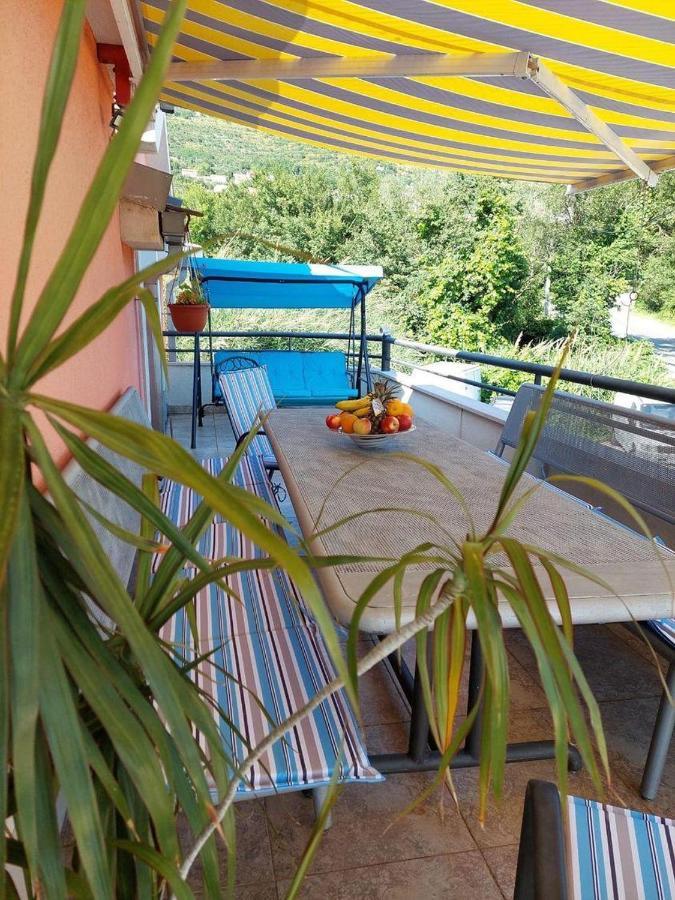 Guest House Klara Solin Bagian luar foto