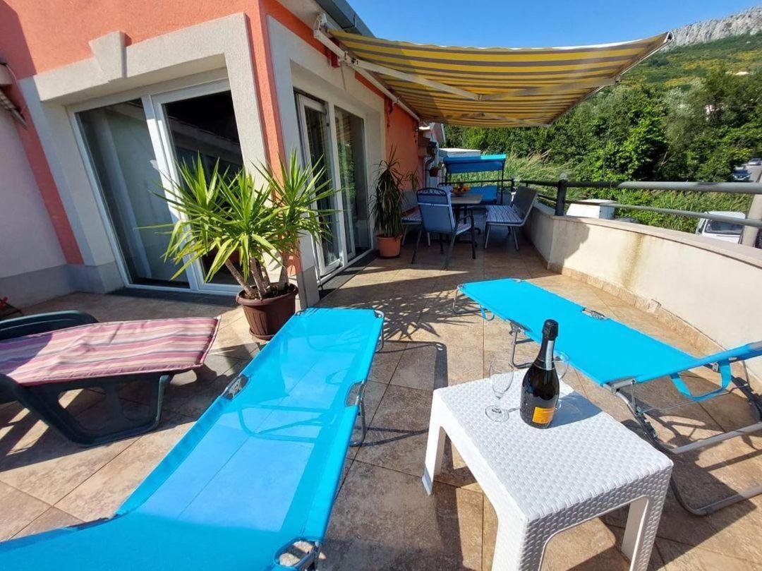 Guest House Klara Solin Bagian luar foto