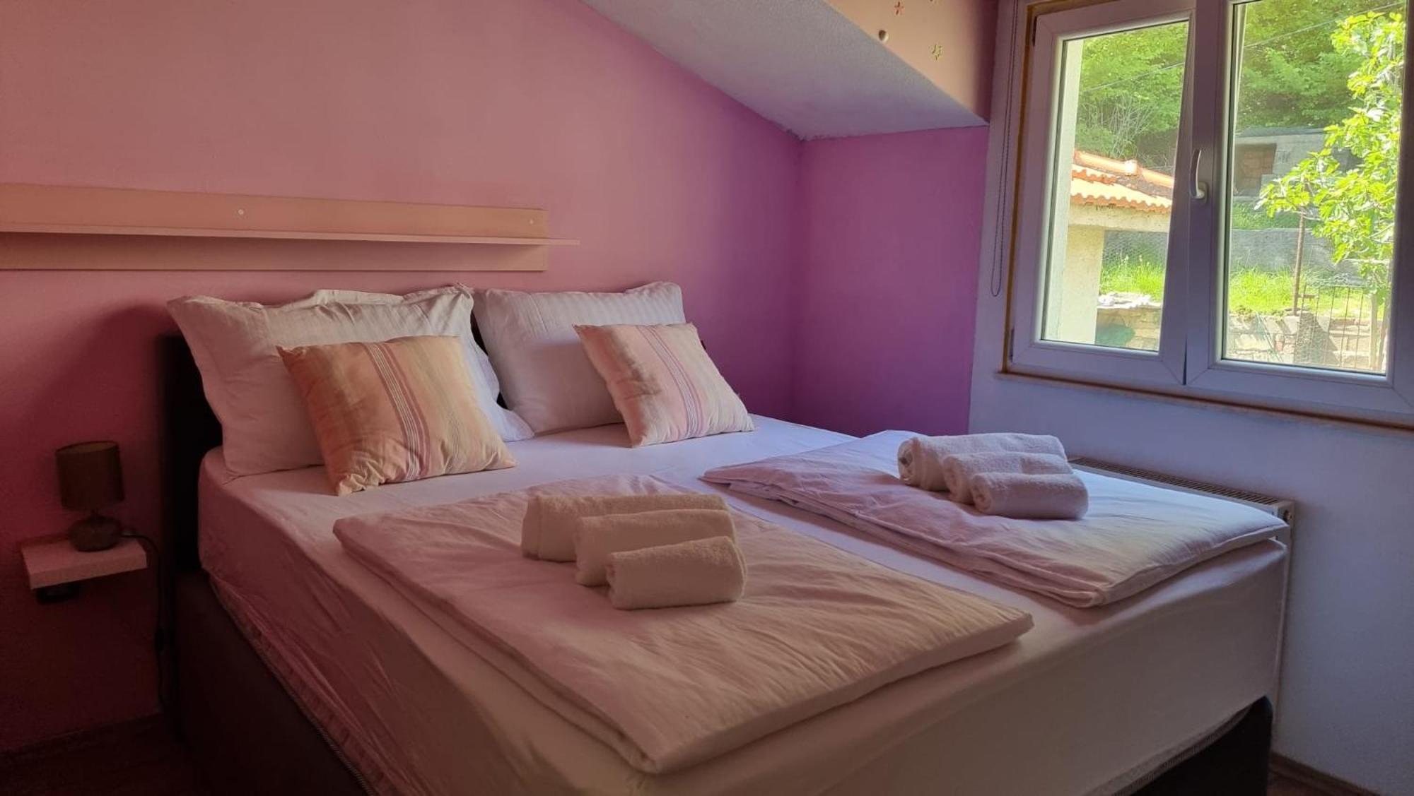 Guest House Klara Solin Bagian luar foto